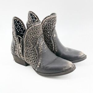 Circle G by Corral Black Distressed Laser Cut Leather Ankle Boots Q0001 Size 9